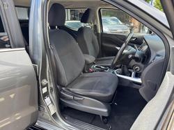 2019 Nissan
Navara ST