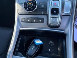 2022 Hyundai
Santa Fe Highlander