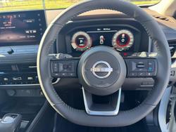 2025 Nissan X-TRAIL N-TREK T33 MY25 4X4 On Demand Ivory Pearl / Black Roof