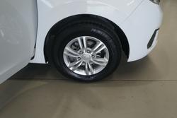 2023 LDV
                G10 +