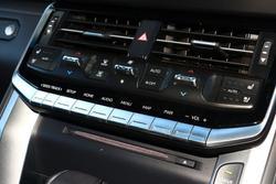 2022 Toyota
Landcruiser VX