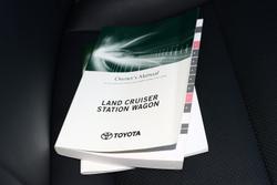 2022 Toyota
Landcruiser VX