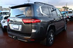 2022 Toyota
Landcruiser VX