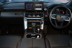 2022 Toyota
Landcruiser VX