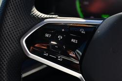 2024 Volkswagen
Touareg R