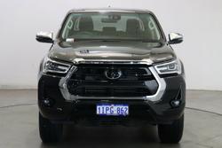 2021 Toyota
Hilux SR5