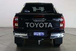 2021 Toyota
Hilux SR5