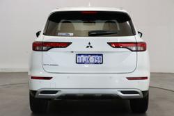 2024 Mitsubishi
Outlander LS
