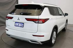 2024 Mitsubishi
Outlander LS