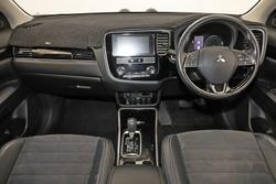 2018 Mitsubishi
                Outlander LS