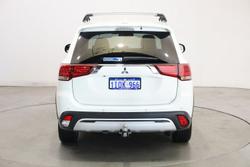 2018 Mitsubishi
                Outlander LS