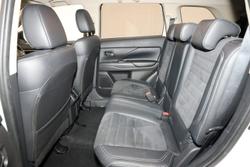 2018 Mitsubishi
                Outlander LS