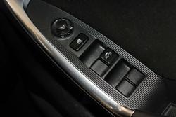 2013 Mazda
                CX-5 Maxx Sport