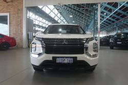 2023 Mitsubishi
                Outlander ES