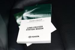 2021 Toyota
Landcruiser VX
