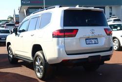 2021 Toyota
Landcruiser VX