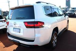 2021 Toyota
Landcruiser VX
