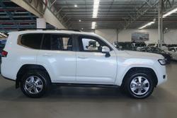 2024 Toyota
Landcruiser VX