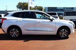 2022 GWM
                Haval Jolion Lux
