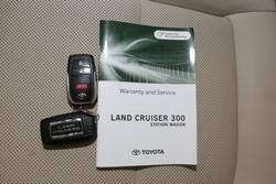 2022 Toyota
Landcruiser VX