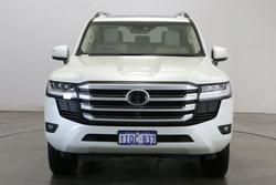 2022 Toyota
Landcruiser VX