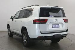 2022 Toyota
Landcruiser VX