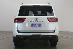 2022 Toyota
Landcruiser VX