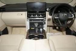 2022 Toyota
Landcruiser VX