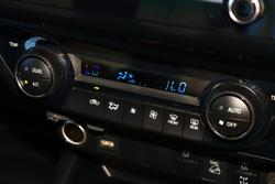 2025 Toyota
Hilux SR5 48V