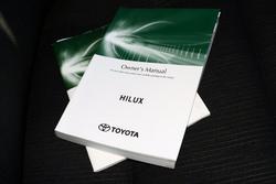 2025 Toyota
Hilux SR5 48V