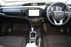2025 Toyota
                Hilux SR5 48V