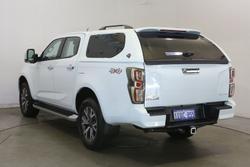 2024 Isuzu
                D-MAX LS-U+