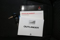 2019 Mitsubishi
                Outlander ES