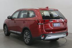2019 Mitsubishi
                Outlander ES