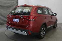 2019 Mitsubishi
                Outlander ES