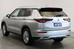2024 Mitsubishi
Outlander LS