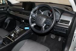 2024 Mitsubishi
Outlander LS