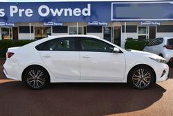 2023 Kia
                Cerato Sport+