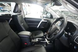 2023 Toyota
Landcruiser Prado VX