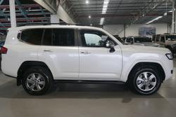2024 Toyota
Landcruiser Sahara