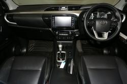 2020 Toyota
                Hilux SR5