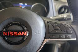 2024 Nissan
Navara PRO-4X