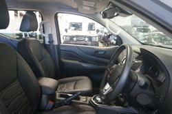 2024 Nissan
Navara PRO-4X