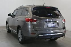 2013 Nissan
Pathfinder ST-L