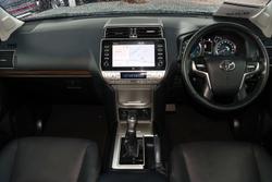 2022 Toyota
Landcruiser Prado VX