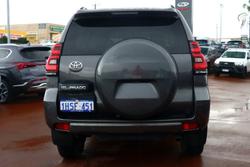 2022 Toyota
Landcruiser Prado VX