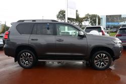 2022 Toyota
Landcruiser Prado VX
