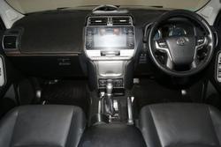 2022 Toyota
                Landcruiser Prado VX
