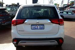 2021 Mitsubishi
Outlander ES