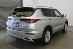 2024 Mitsubishi Outlander LS